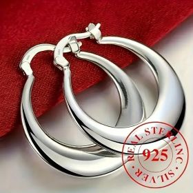 Circle Earrings, Simple And Grand, Outline Elegant Contours With Smooth Lines, Featuring A Soft Luster That Adds A Touch Of Sophistication To You (Option: Hoop earrings)