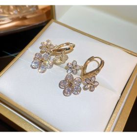 Women's Trendy Temperament Net Red Flower Earrings (Option: Gold Flower)